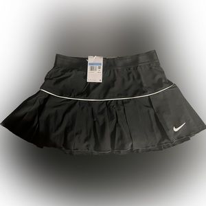 Nike Women's Essential Victory Tennis Skirt- Women’s Medium